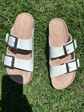 Madden Girl White Double-Buckle Slide Sandals size 8 1/2